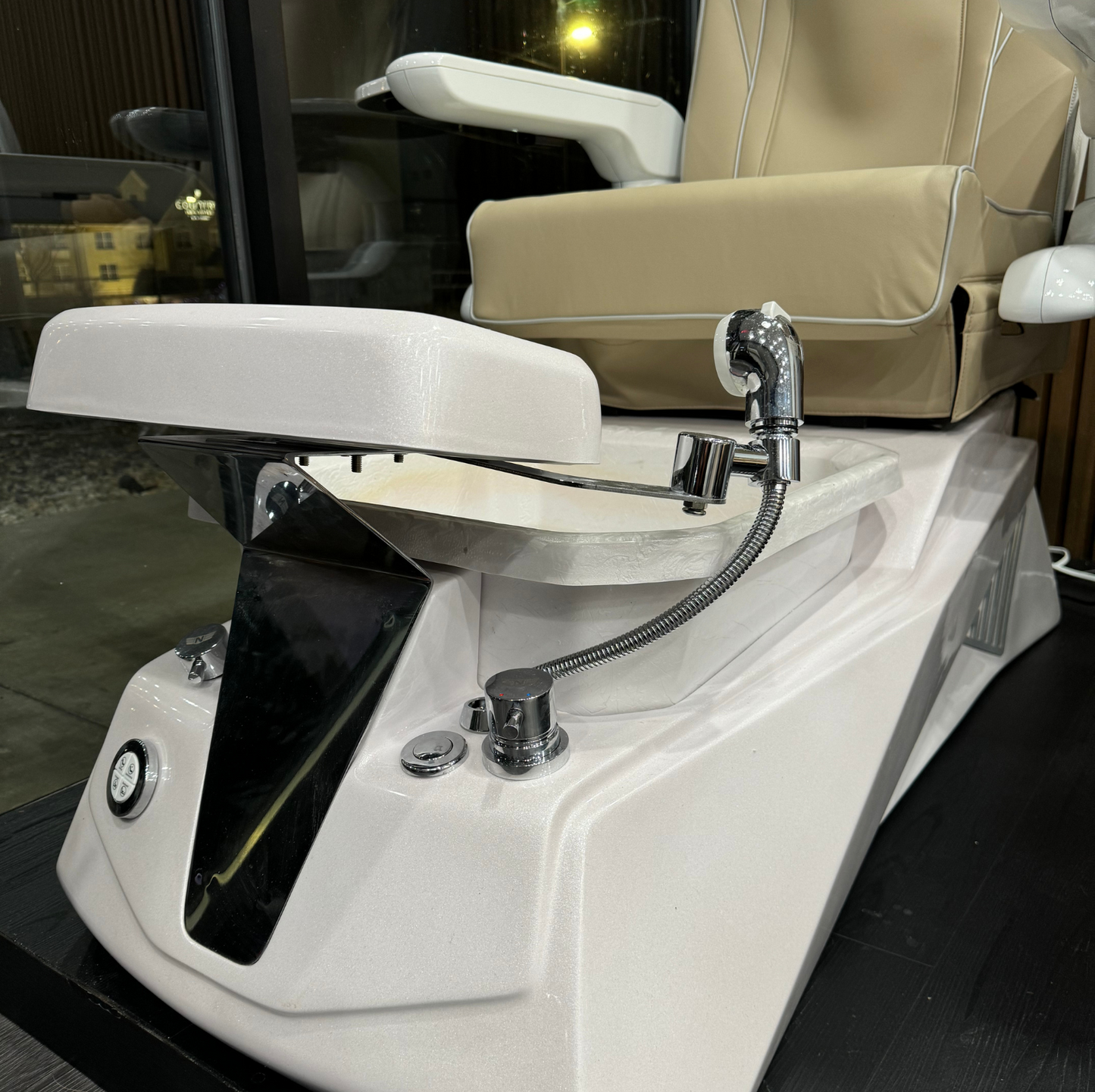 MONTNOIR TOP CHAIR WHITE / WHITE BASE / WHITE BOWL